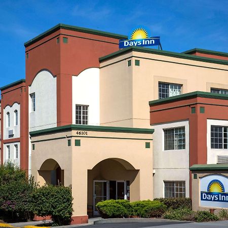 Days Inn By Wyndham Fremont Bagian luar foto
