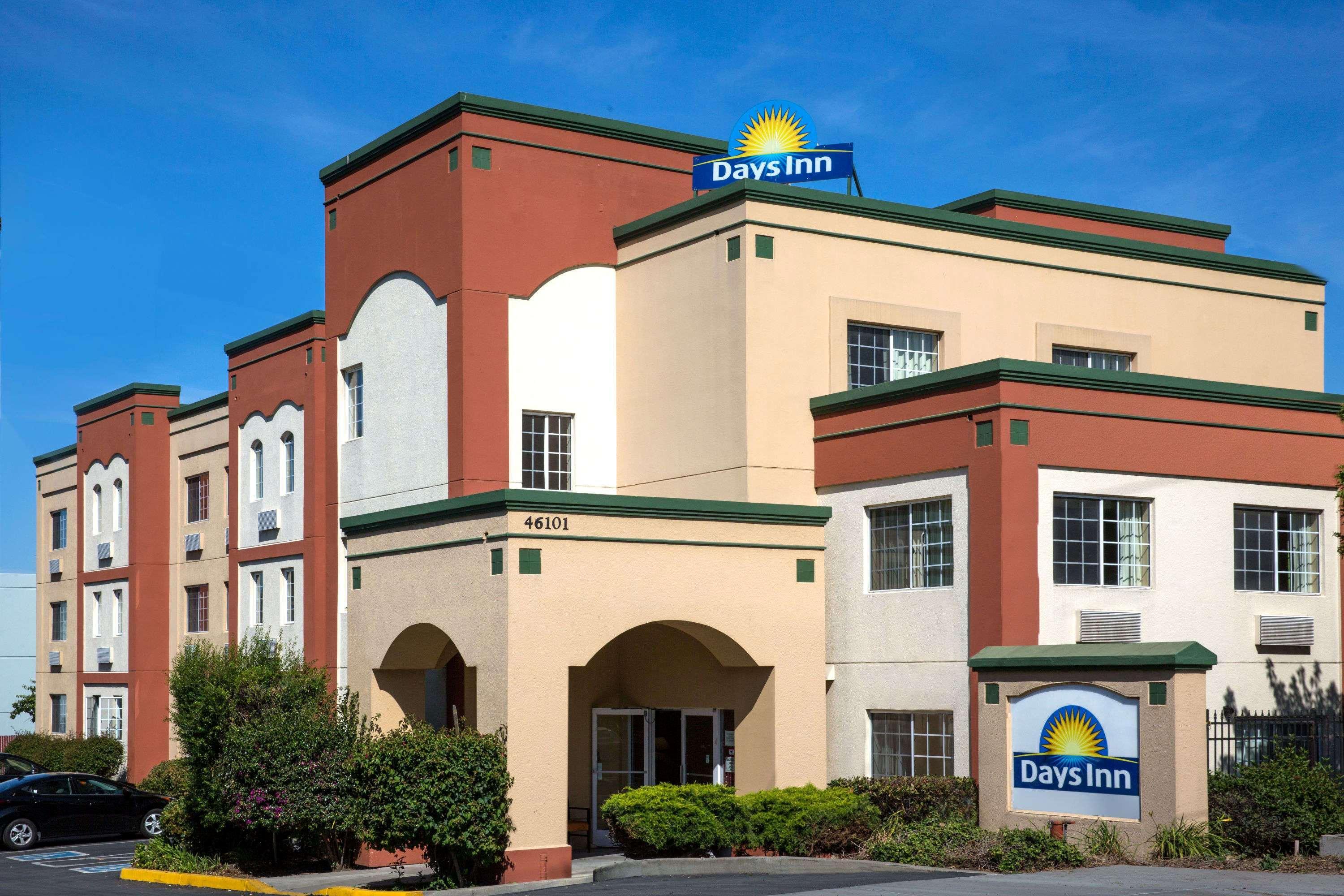 Days Inn By Wyndham Fremont Bagian luar foto