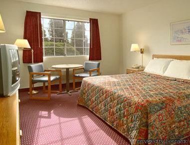 Days Inn By Wyndham Fremont Ruang foto