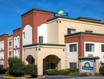 Days Inn By Wyndham Fremont Bagian luar foto